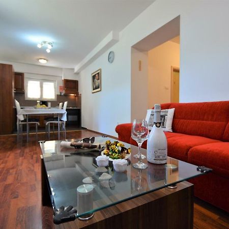 Apartment Korina Zara Esterno foto