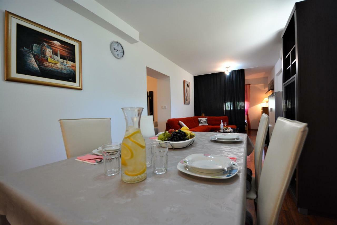 Apartment Korina Zara Esterno foto